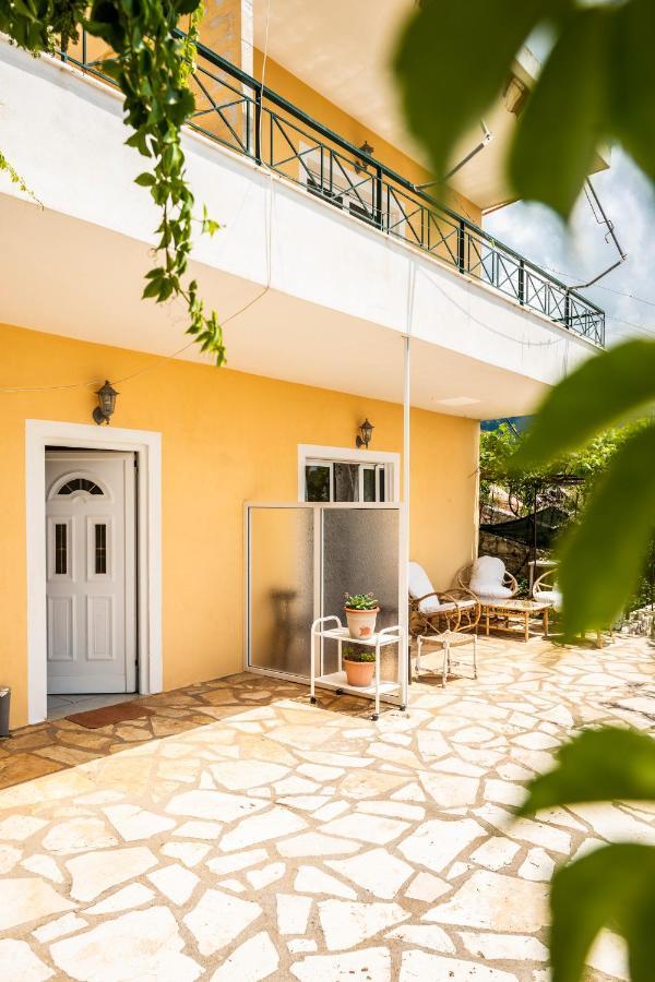 Janakis Apartments Himarë Exteriér fotografie